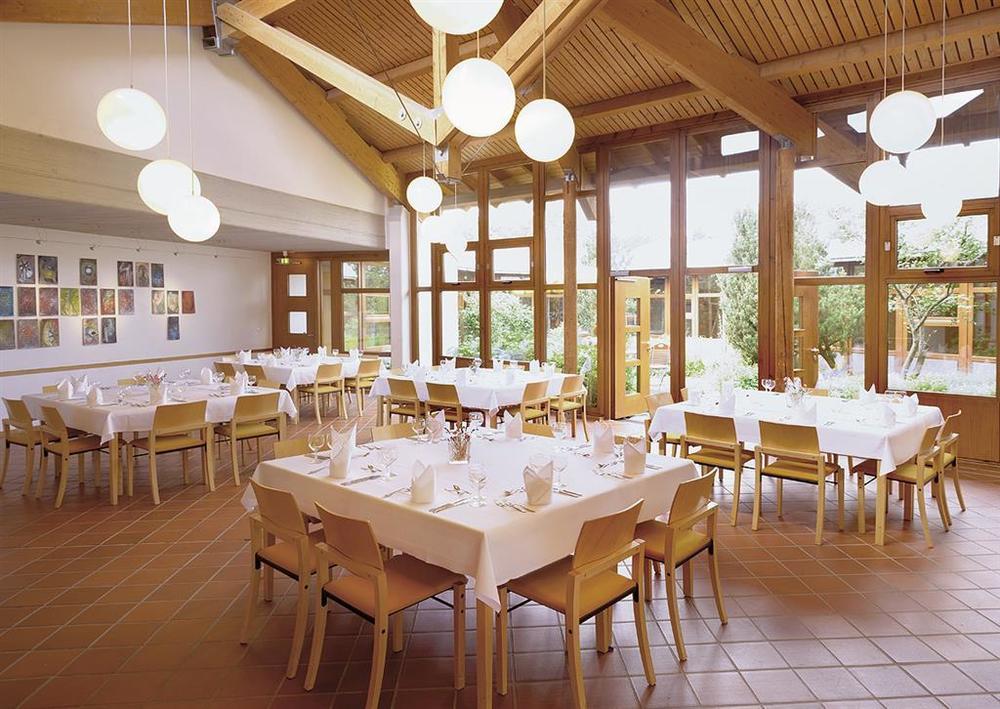 ท็อป วีซีเอช โฮเฮนวาร์ท ฟอรัม ฟอร์ซไฮม์ Hotel ร้านอาหาร รูปภาพ