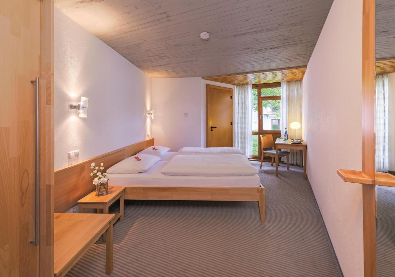 ท็อป วีซีเอช โฮเฮนวาร์ท ฟอรัม ฟอร์ซไฮม์ Hotel ภายนอก รูปภาพ